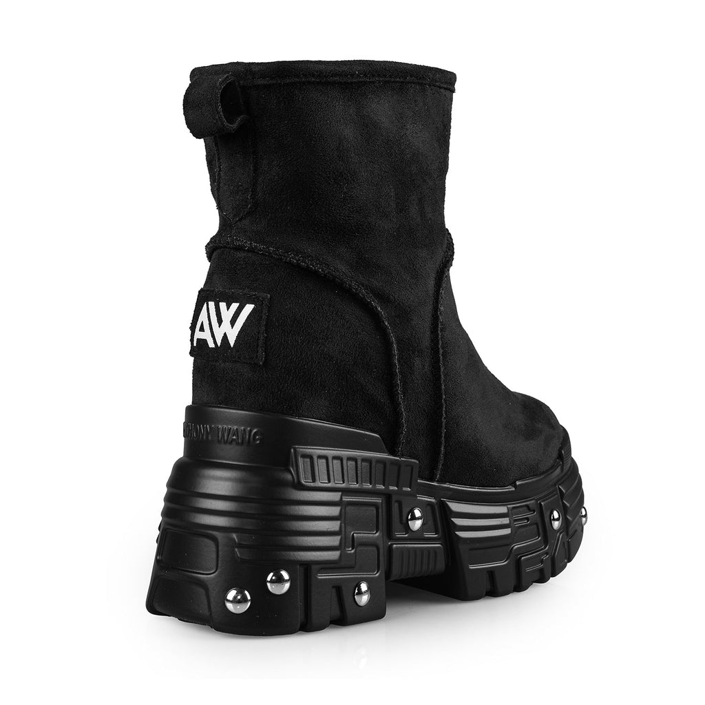 Qualcan 04 -Black Boots