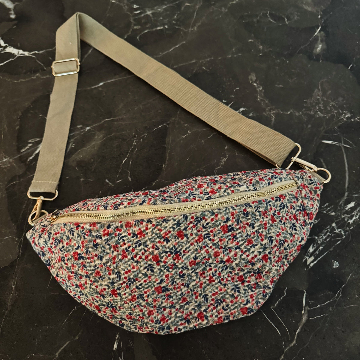 Vintage Floral Sling Bag – Adjustable Crossbody with Wide Strap