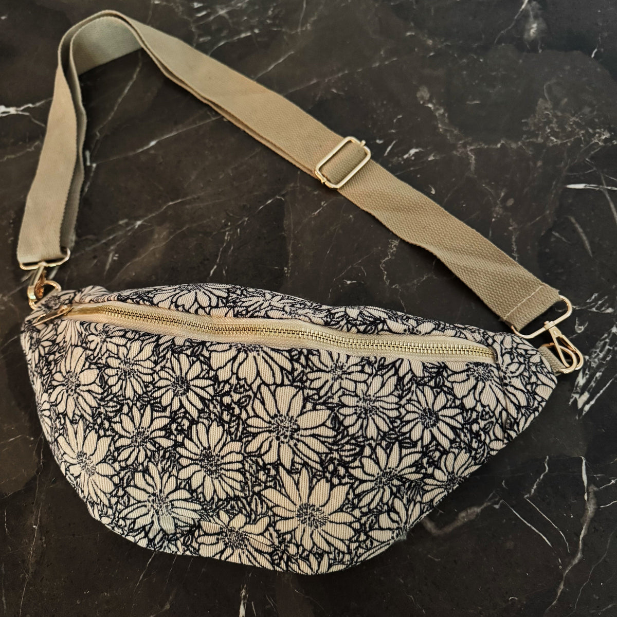 Vintage Floral Sling Bag – Adjustable Crossbody with Wide Strap